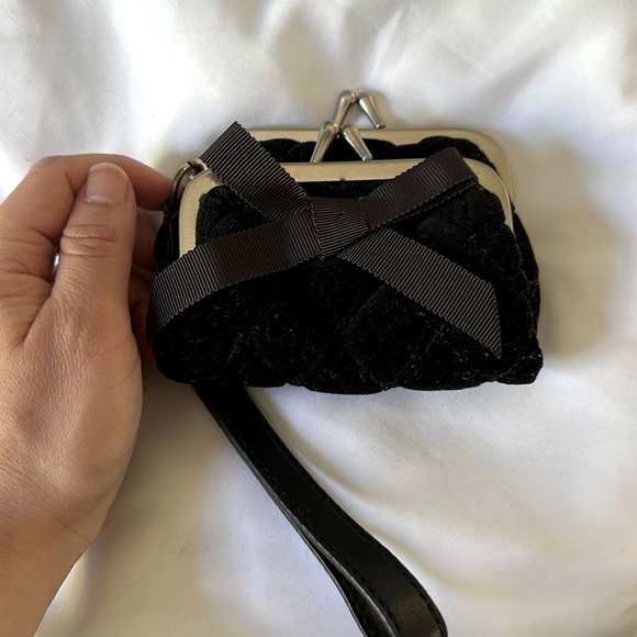 Marc By Marc Jacobs Handbags - Vintage Marc by Marc Jacobs quilted coin purse wristlet